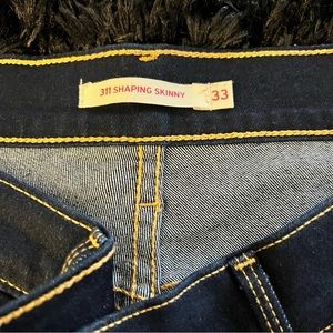 Women’s Levi’s. Never worn no tags… In perfect condition